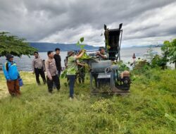 Kodim 0207/Simalungun Dukung Pengolahan Eceng Gondok Jadi Pupuk Organik di Girsang Sipangan Bolon