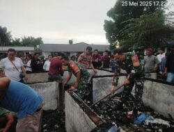 Aksi Heroik Babinsa Koramil 17/Sidamanik, Bantu Warga Padamkan Api yang Lalap 4 Rumah di Tiga Bolon